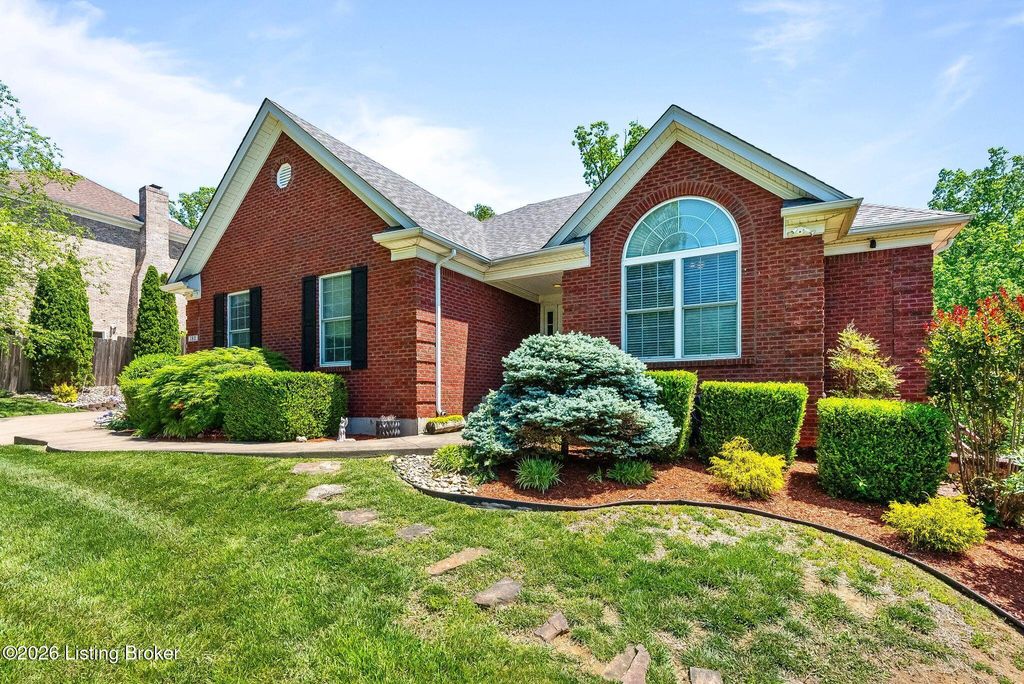 Photo of 182 N Peak Ave, Shepherdsville, KY 40165 (MLS # 1716994)