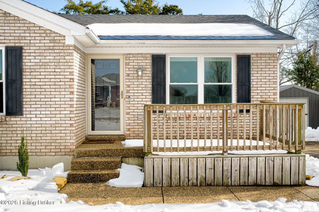 Photo of 112 Benjamin Pl, Mt Washington, KY 40047 (MLS # 1708871)