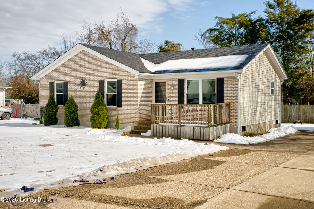 Photo of 112 Benjamin Pl, Mt Washington, KY 40047 (MLS # 1708871)