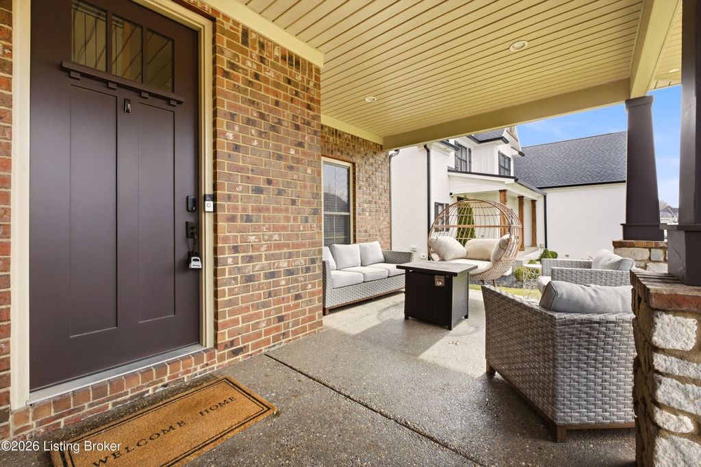 Photo of 3313 Meadow Bluff Way, Louisville, KY 40245 (MLS # 1710037)