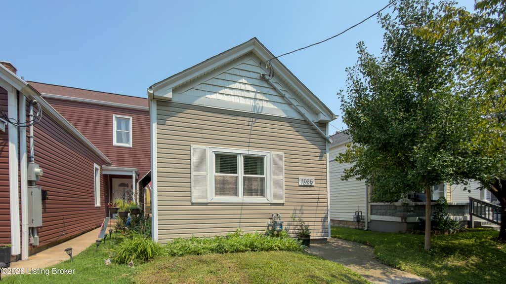Photo of 1035 E Caldwell St, Louisville, KY 40204 (MLS # 1724711)