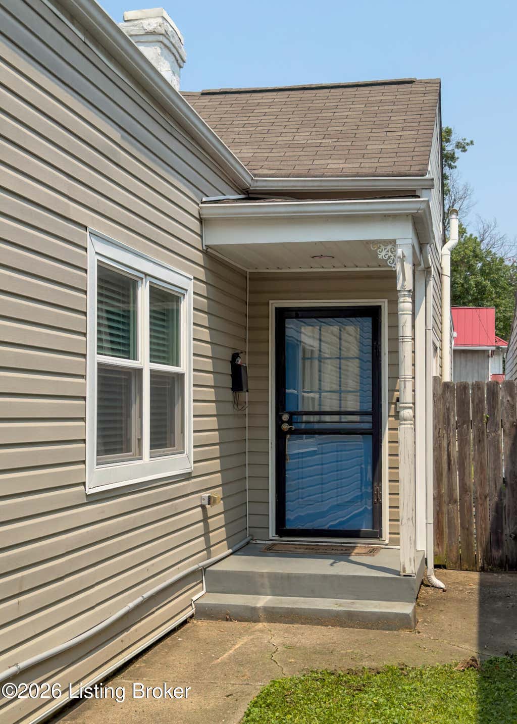 Photo of 1035 E Caldwell St, Louisville, KY 40204 (MLS # 1724711)