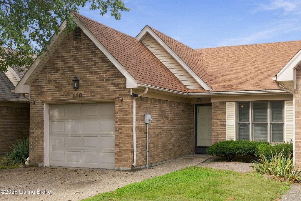 Photo of 118 Algonquin Ct, Shepherdsville, KY 40165 (MLS # 1732093)