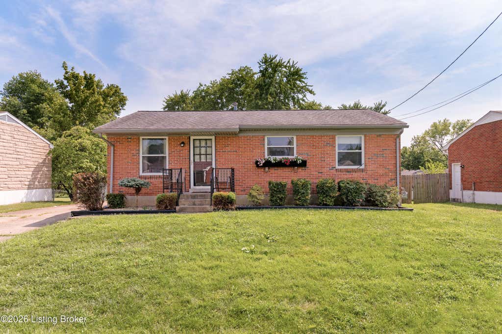 Photo of 193 S Circlecrest Dr, Louisville, KY 40229 (MLS # 1724266)