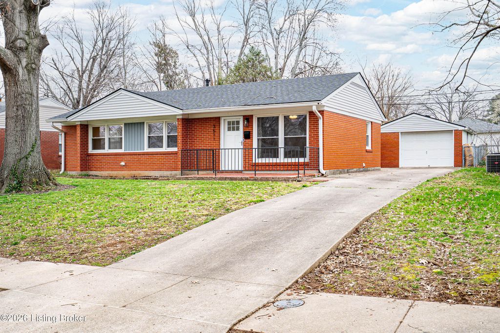 Photo of 3511 Terrier Ln, Louisville, KY 40218 (MLS # 1711852)