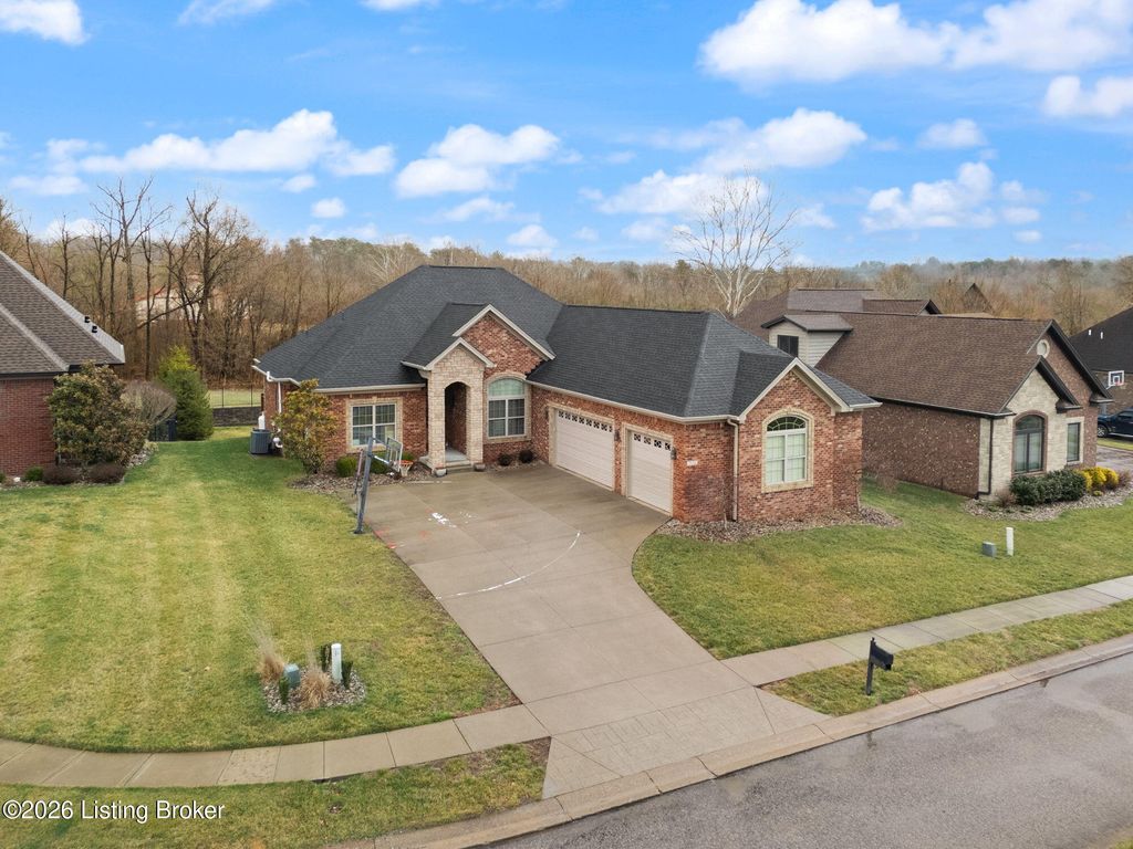 Photo of 2024 Vincennes Pl, Floyds Knobs, IN 47119 (MLS # 1712544)