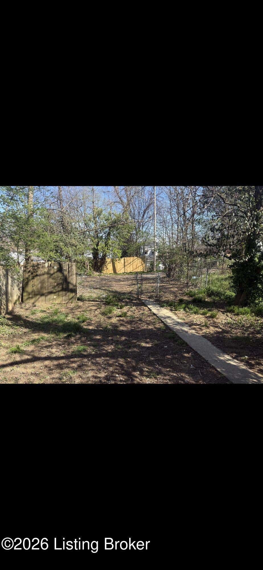Photo of 1425 Arling Ave, Louisville, KY 40215 (MLS # 1718421)