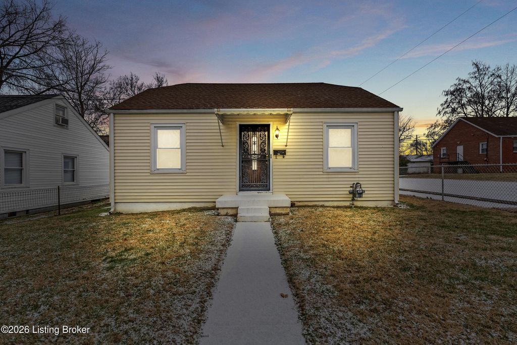 Photo of 4319 S Brook St, Louisville, KY 40214 (MLS # 1707789)