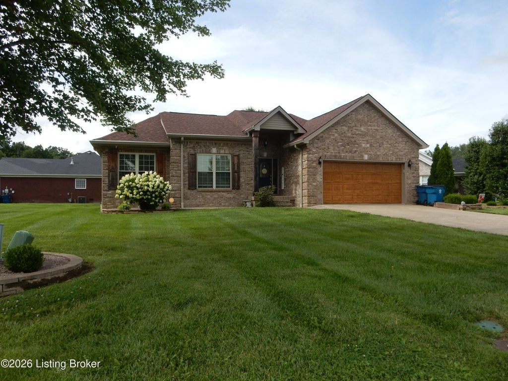 Photo of 300 Jade Dr, Shepherdsville, KY 40165 (MLS # 1733094)
