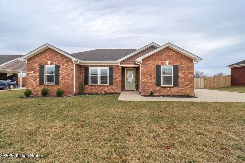 Photo of 309 Oak Hill Ct, Bardstown, KY 40004 (MLS # 1712630)
