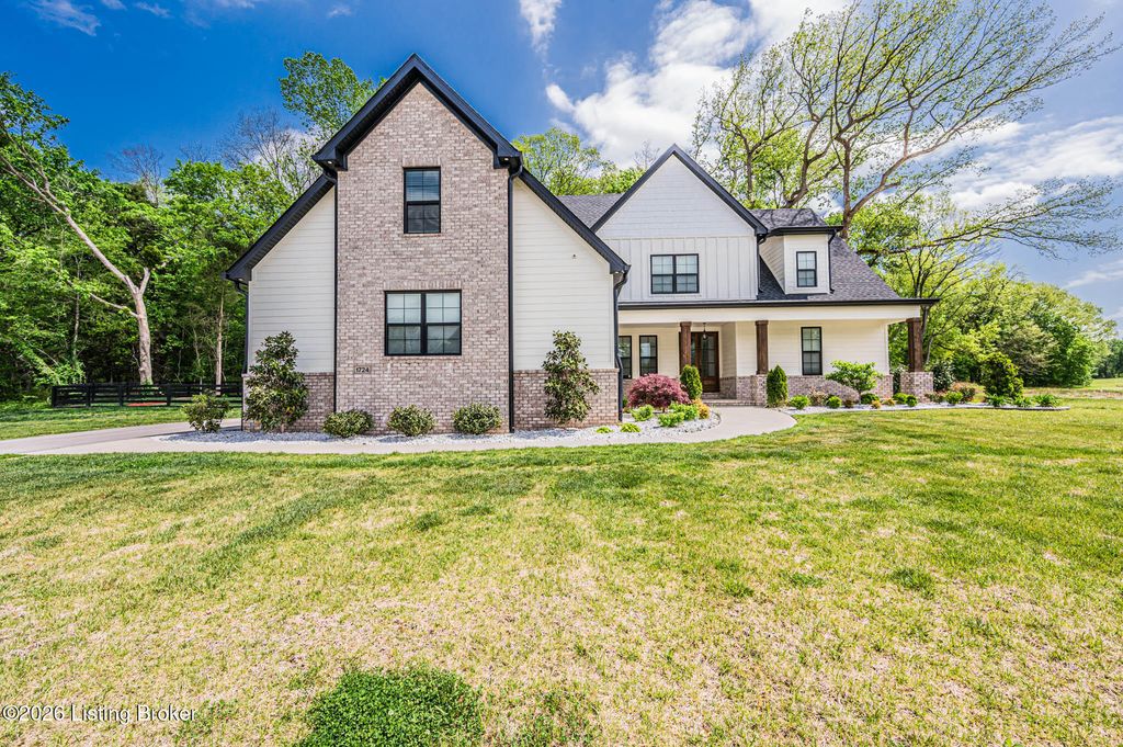 Photo of 1724 Leyben Ct #B, Bowling Green, KY 42103 (MLS # 1715423)