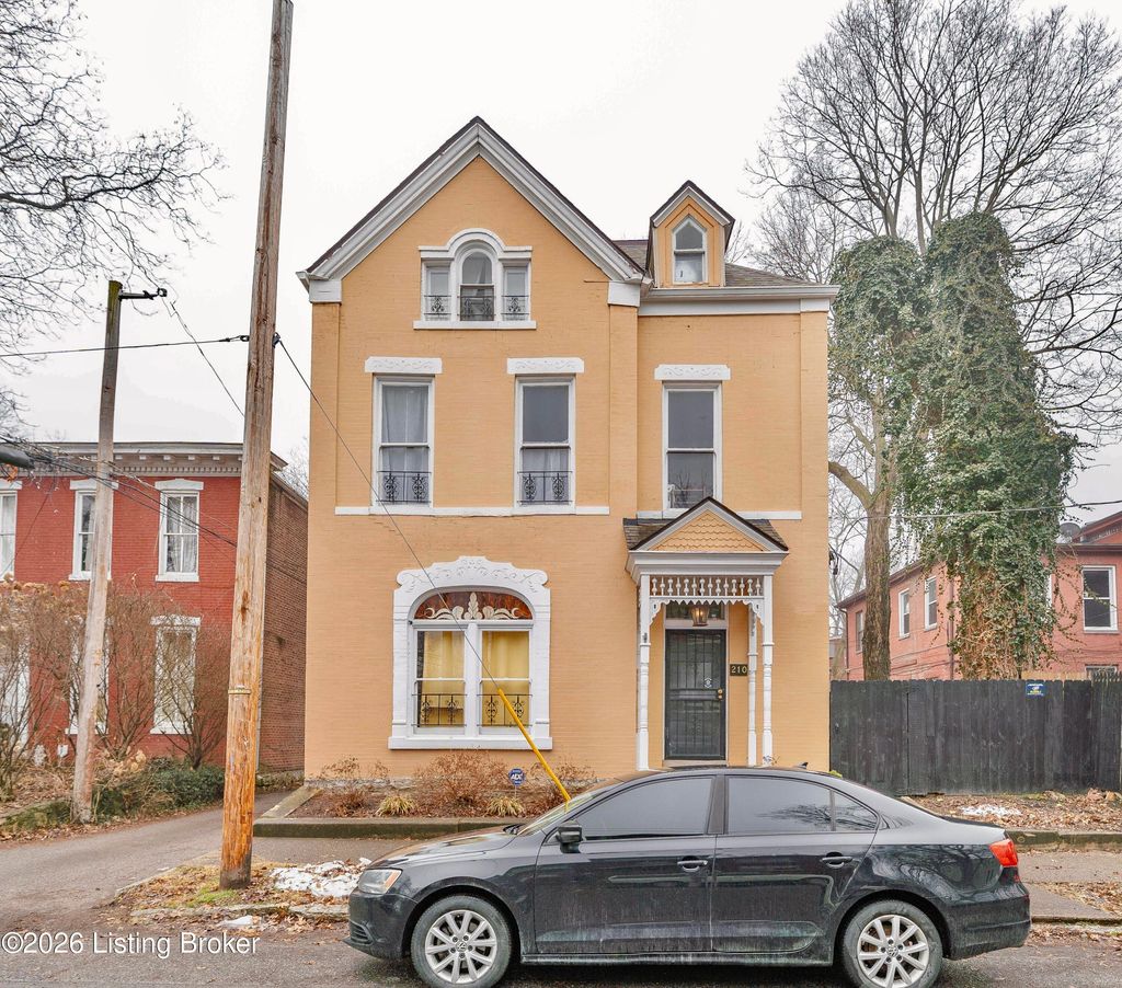 Photo of 210 St Joseph St, Louisville, KY 40203 (MLS # 1709292)