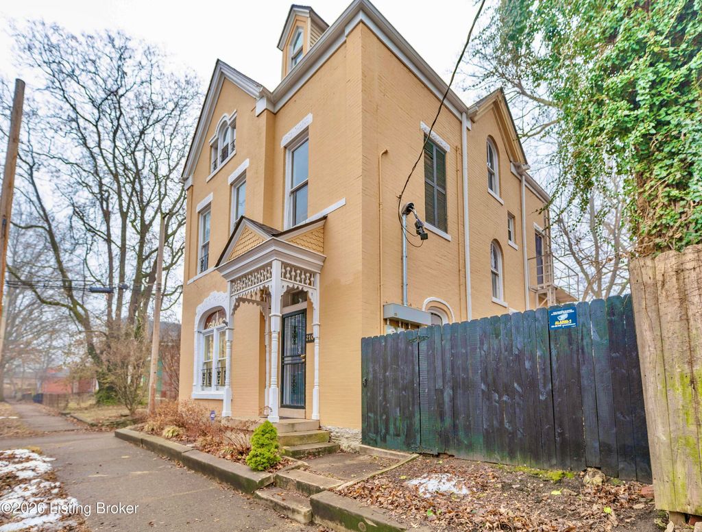 Photo of 210 St Joseph St, Louisville, KY 40203 (MLS # 1709292)