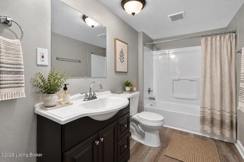 Tiny photo for 4224 Orchard Way, Louisville, KY 40216 (MLS # 1729714)
