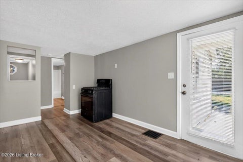 Tiny photo for 4224 Orchard Way, Louisville, KY 40216 (MLS # 1729714)