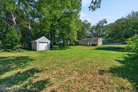Tiny photo for 4224 Orchard Way, Louisville, KY 40216 (MLS # 1729714)