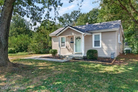 Photo of 4224 Orchard Way, Louisville, KY 40216 (MLS # 1729714)