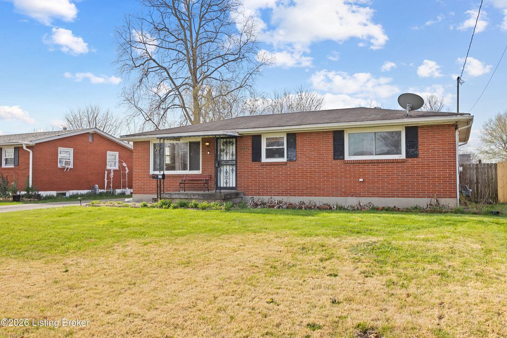 Photo of 6504 Connie Dr, Louisville, KY 40258 (MLS # 1712769)