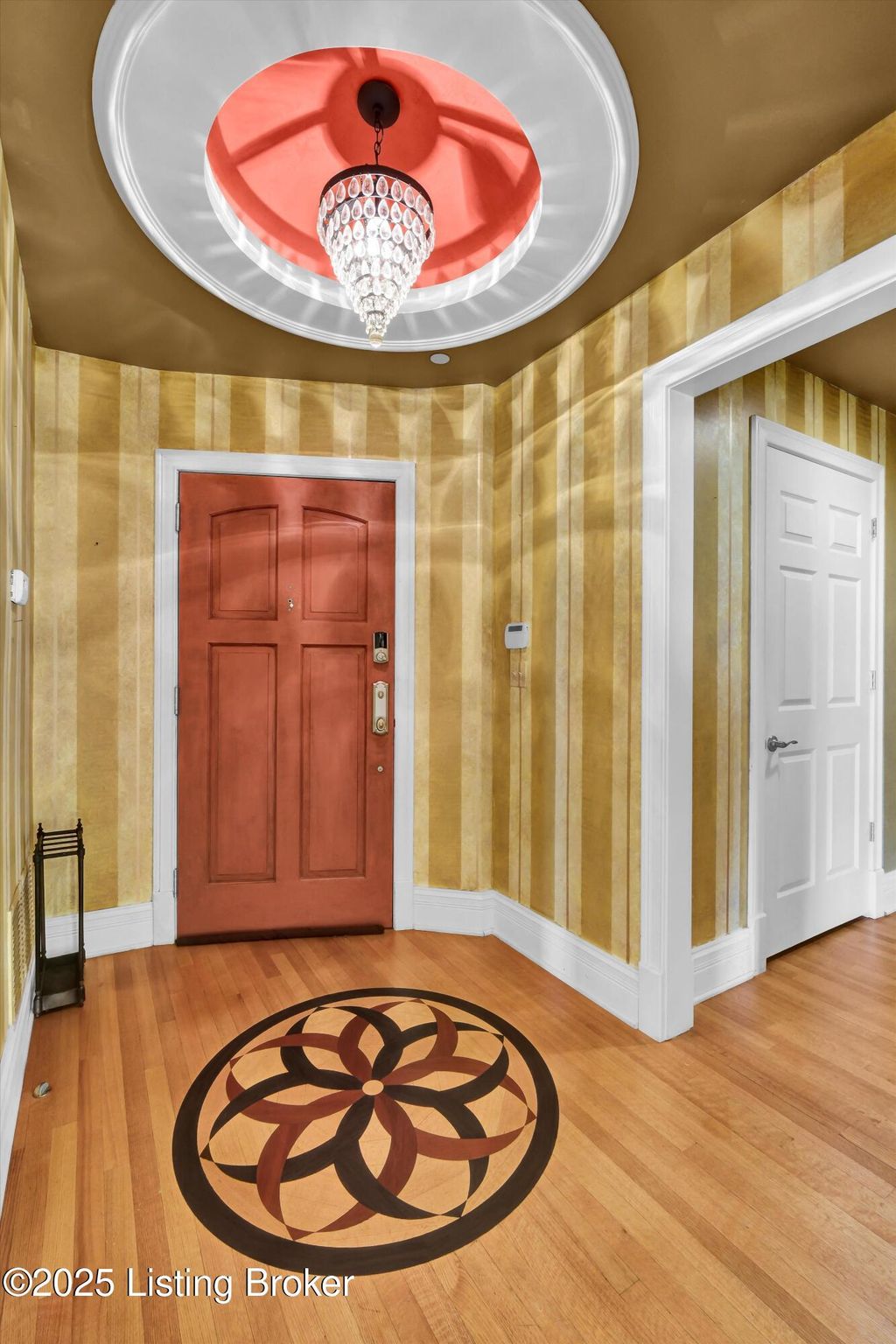 Photo of 966 Cherokee Rd #205, Louisville, KY 40204 (MLS # 1708402)