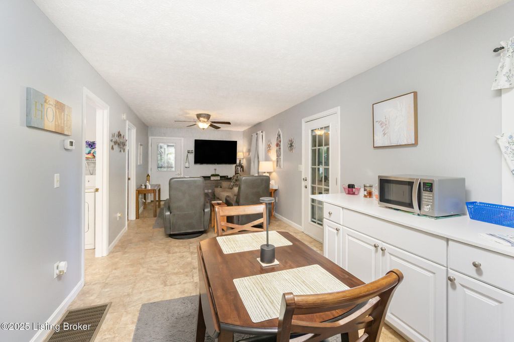 Photo of 33 Elmwood Dr, Clarkson, KY 42726 (MLS # 1710312)