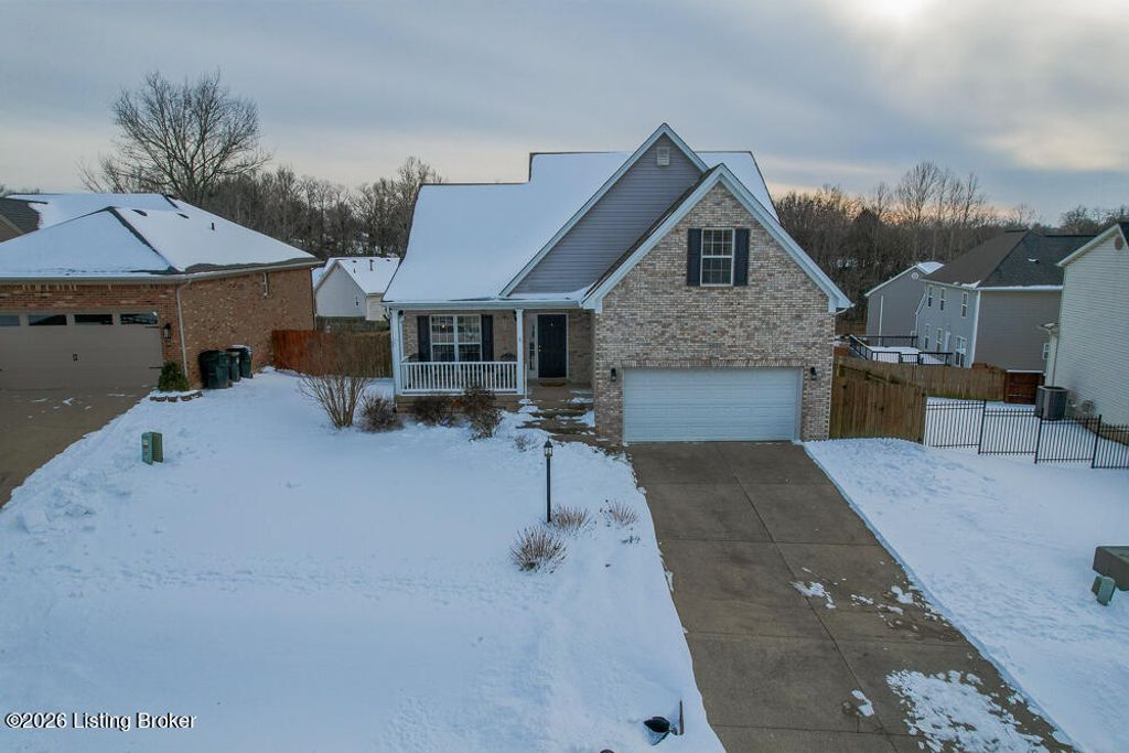 Photo of 4221 Morgan Jaymes Dr, Louisville, KY 40299 (MLS # 1710632)