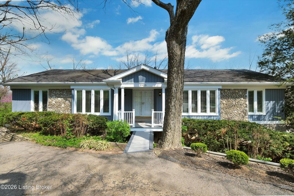 Photo of 5403 Wending Ct, Louisville, KY 40207 (MLS # 1712888)