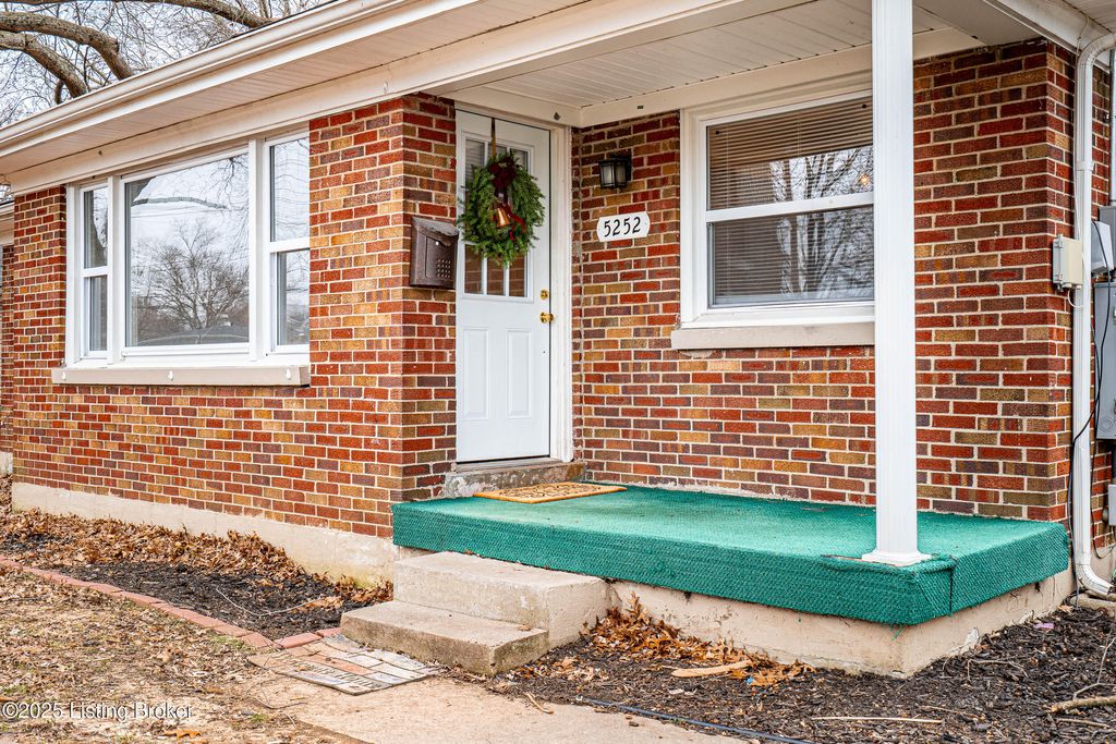 Photo of 5252 Maryman Rd, Louisville, KY 40258 (MLS # 1706369)