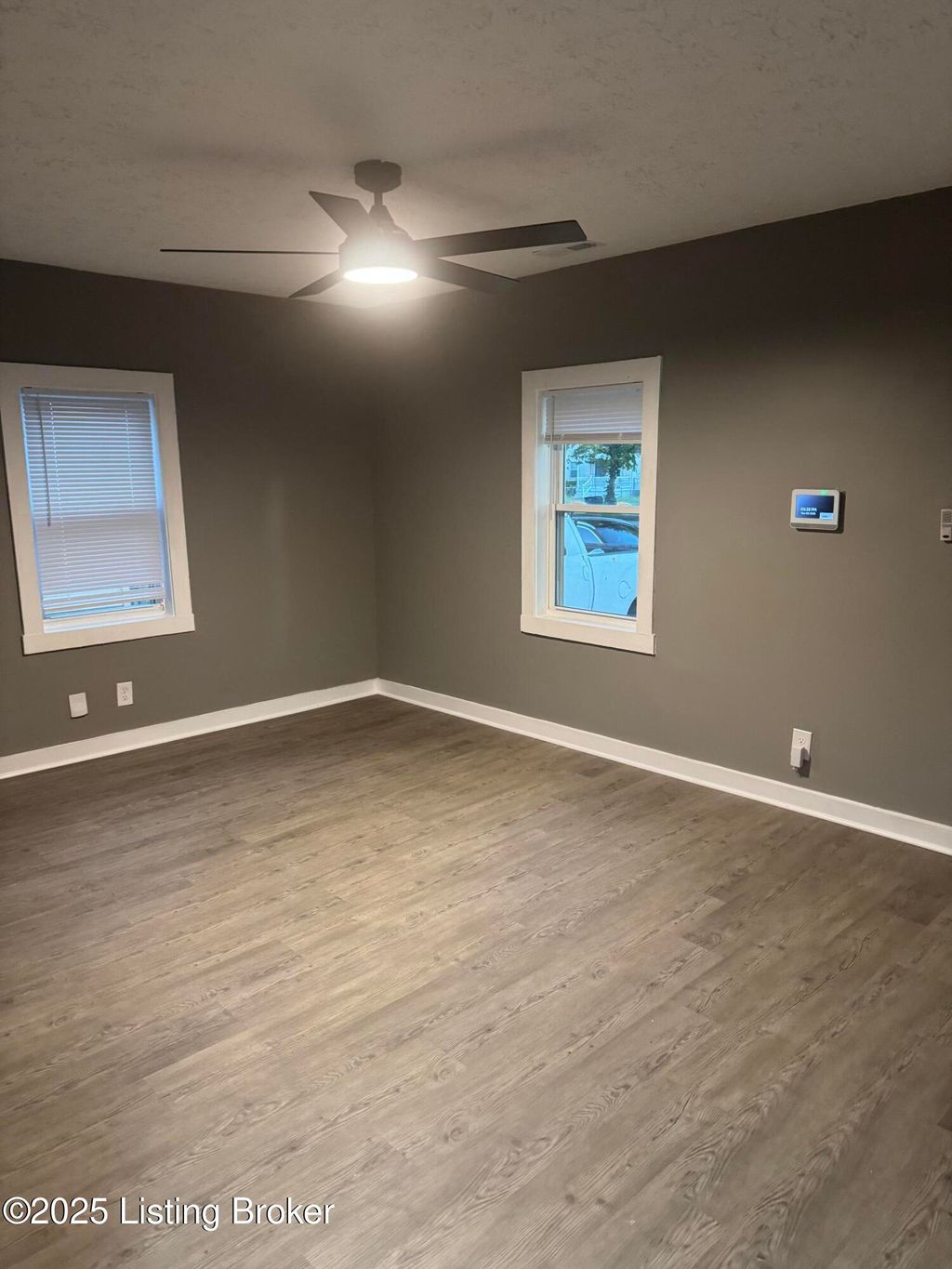 Photo of 2727 Algonquin Pkwy, Louisville, KY 40210 (MLS # 1702487)