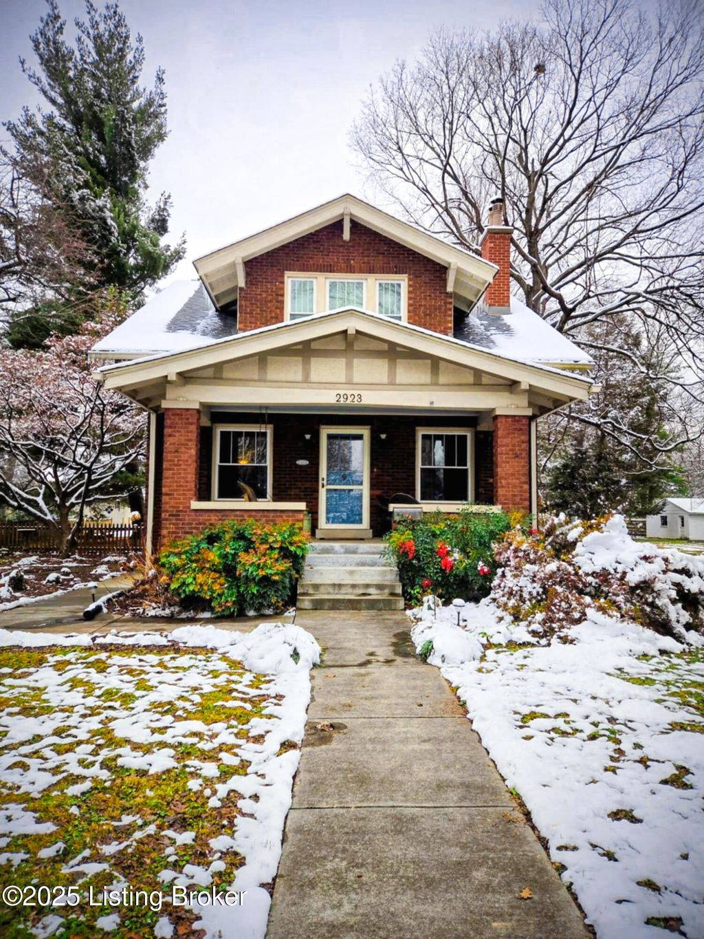 Photo of 2923 Avon Rd, Louisville, KY 40220 (MLS # 1704764)