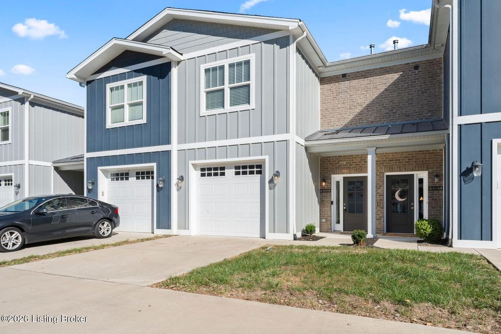 Photo of 4205 Taylor Cove Ct, Louisville, KY 40220 (MLS # 1706414)