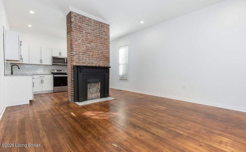 Photo of 2227 Dumesnil St, Louisville, KY 40210 (MLS # 1718919)