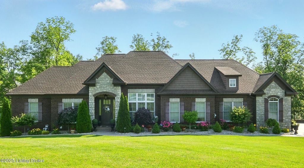 Photo of 2005 Oakshade Court Ct, Crestwood, KY 40014 (MLS # 1705967)