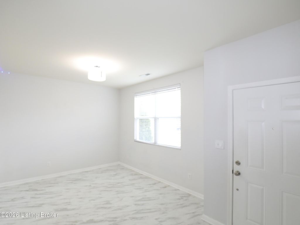 Photo of 11705 Beacon Ct, Louisville, KY 40299 (MLS # 1714055)