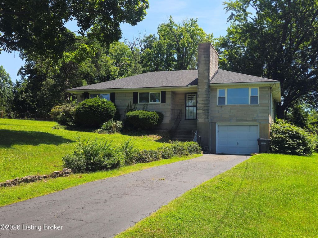 Photo of 6145 Overhill Dr, Louisville, KY 40229 (MLS # 1722370)