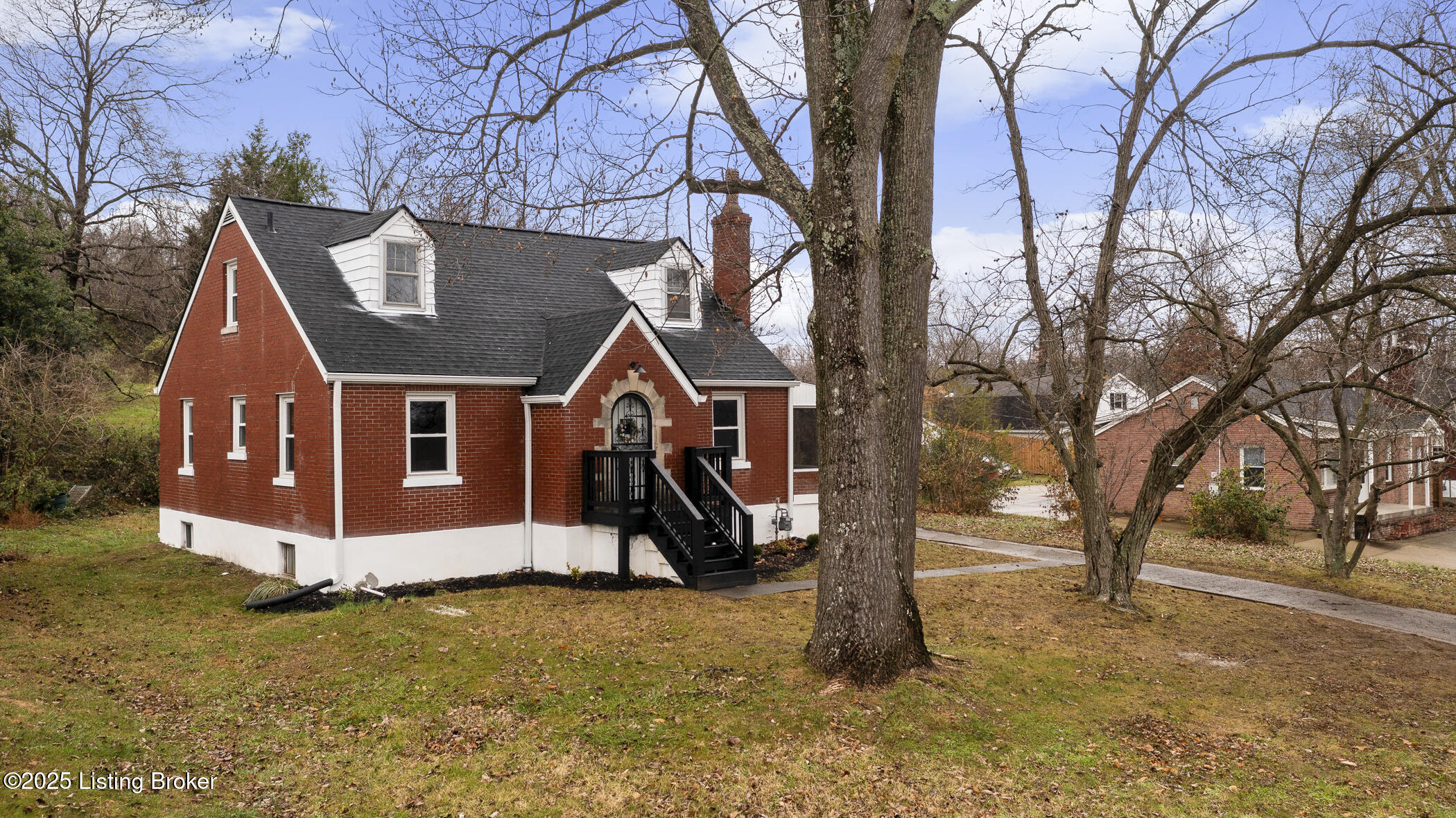 7926 3rd Street Rd, Louisville, Kentucky image 3