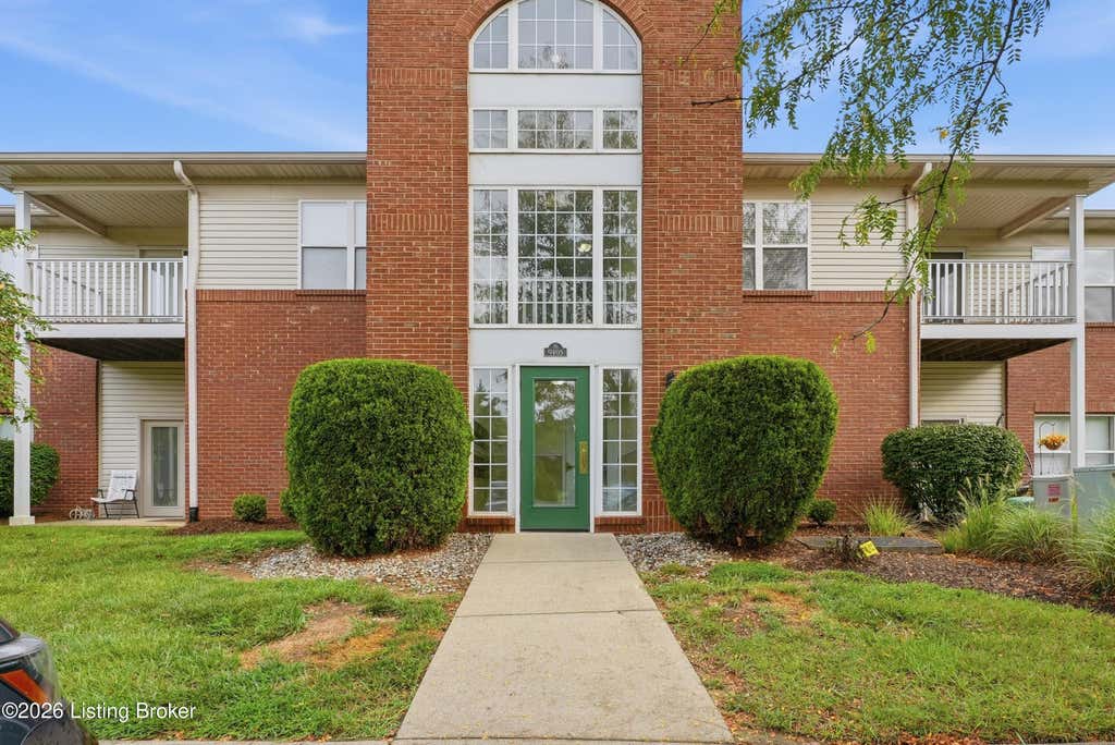 Photo of 9405 Magnolia Ridge Dr #204, Louisville, KY 40291 (MLS # 1727204)
