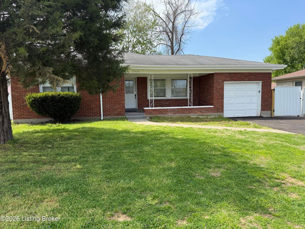Photo of 10414 Deering Rd, Louisville, KY 40272 (MLS # 1714119)