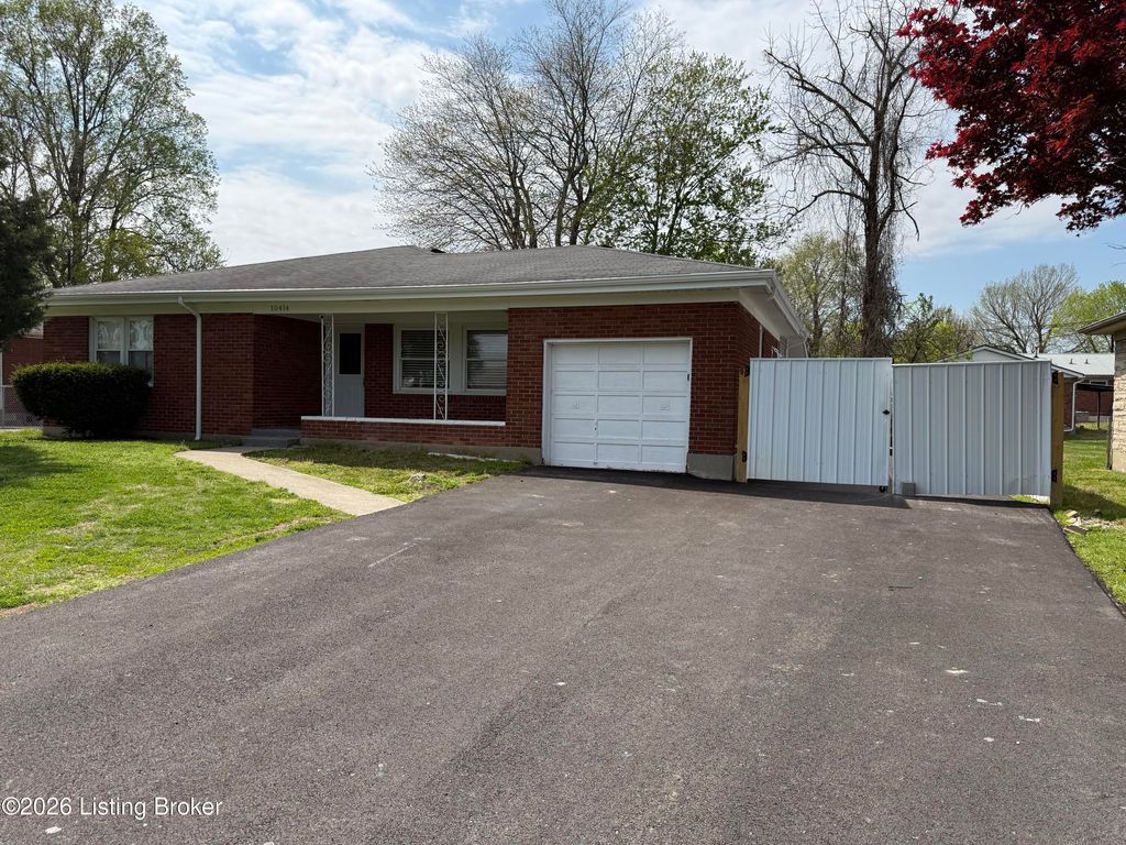 Photo of 10414 Deering Rd, Louisville, KY 40272 (MLS # 1714119)
