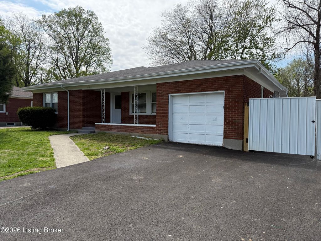 Photo of 10414 Deering Rd, Louisville, KY 40272 (MLS # 1714119)