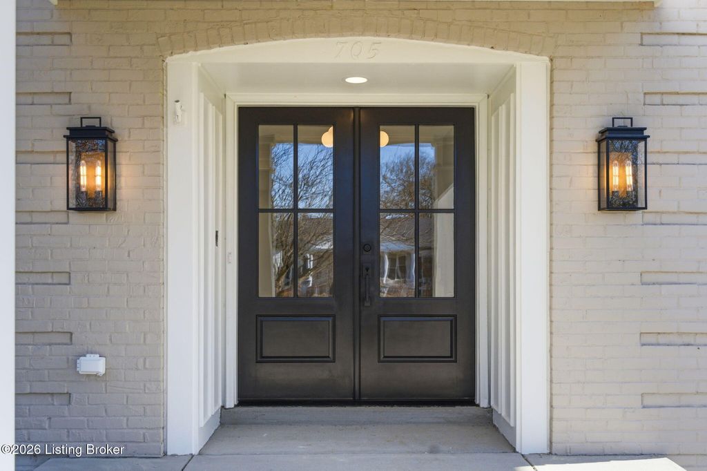 Photo of 705 Colonel Anderson Pkwy, Louisville, KY 40222 (MLS # 1712120)