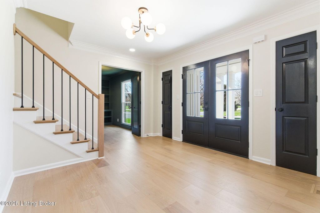 Photo of 705 Colonel Anderson Pkwy, Louisville, KY 40222 (MLS # 1712120)