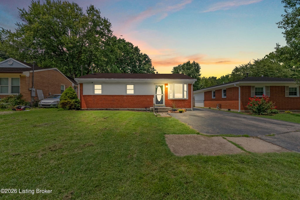 Photo of 10612 Charlene Dr, Fairdale, KY 40118 (MLS # 1726492)