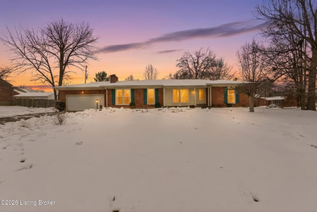 Photo of 2103 Ann Marie Dr, Jeffersontown, KY 40299 (MLS # 1708255)