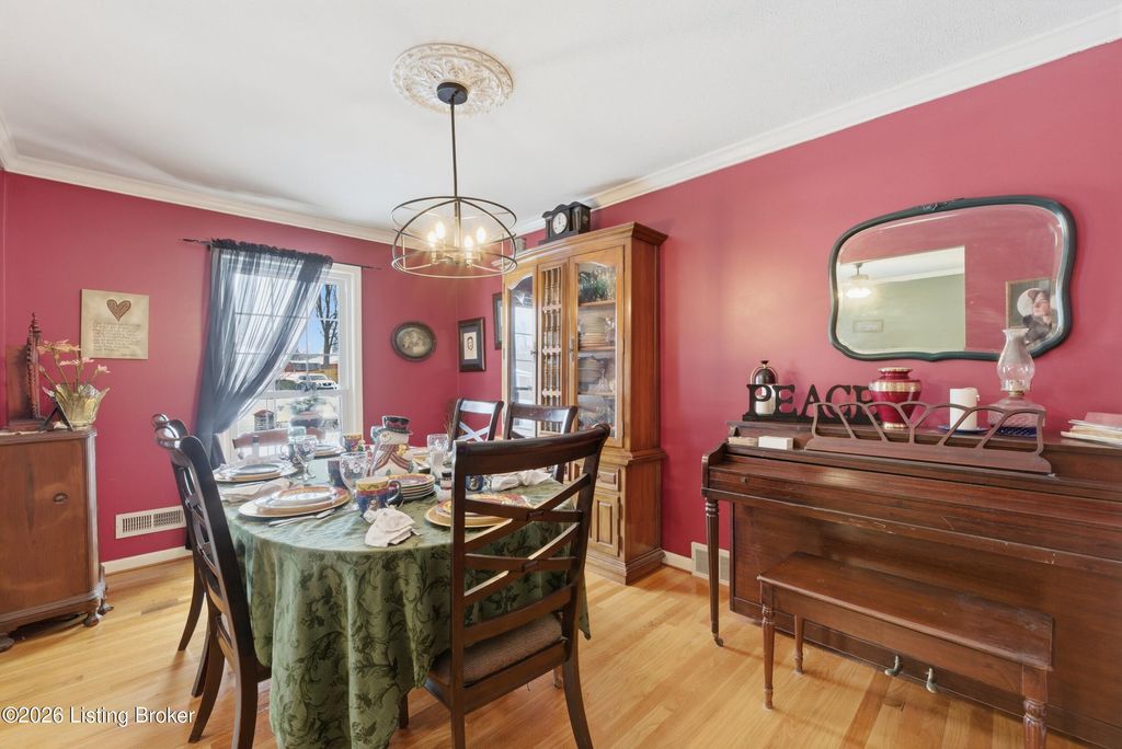 Photo of 2103 Ann Marie Dr, Jeffersontown, KY 40299 (MLS # 1708255)