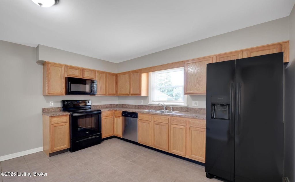 Photo of 3400 Kelland Way, Louisville, KY 40216 (MLS # 1732167)