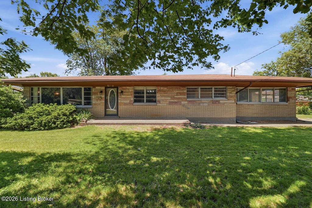 Photo of 5739 Dorinda Dr, Louisville, KY 40258 (MLS # 1727584)
