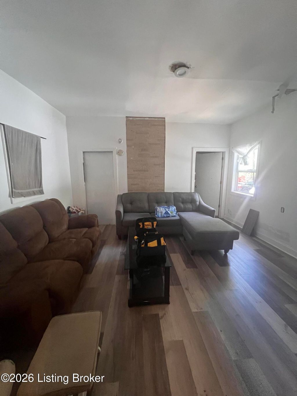 Photo of 3012 Columbia St, Louisville, KY 40212 (MLS # 1721873)
