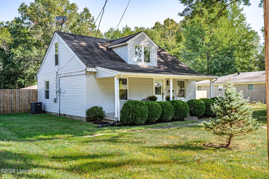 Photo of 4509 Ash Ave, Louisville, KY 40258 (MLS # 1730381)