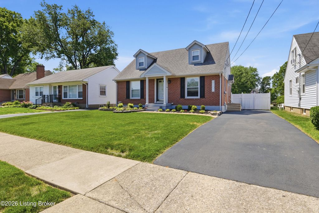 Photo of 3104 Horton Ave, Louisville, KY 40220 (MLS # 1715666)