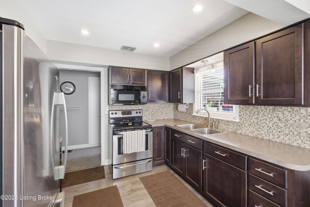 Photo of 3104 Horton Ave, Louisville, KY 40220 (MLS # 1715666)